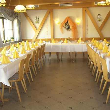 Landgasthaus Loewen Mit Gaestehaus 2*